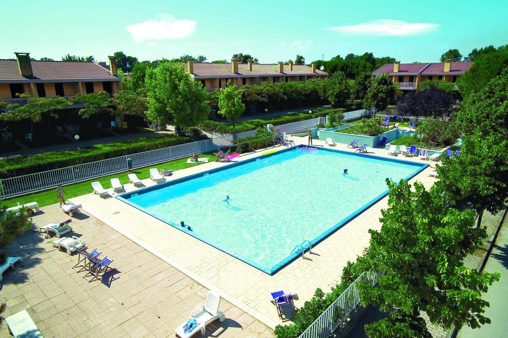 Villaggio Dei Fiori Bibione Exterior photo